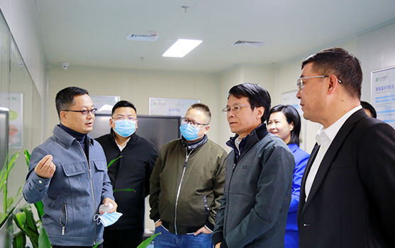  厦门市副市长黄晓舟一行到临北科生物停止考查观赏